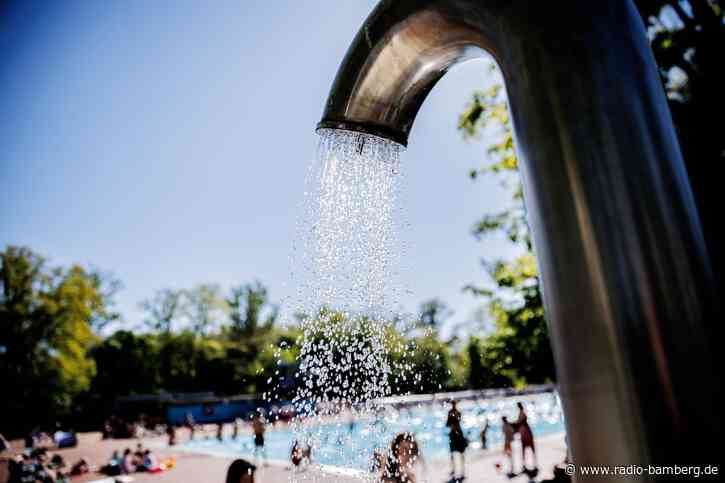 Mann soll zwei Mädchen im Schwimmbad sexuell belästigt haben
