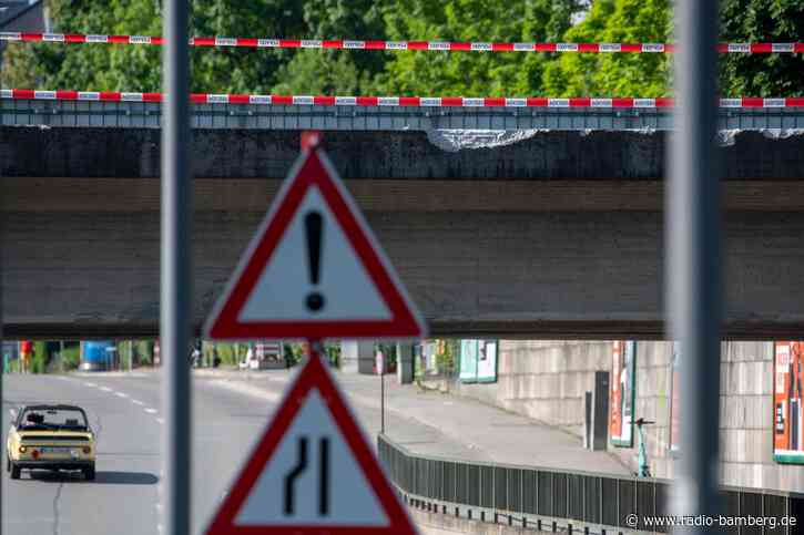 Reparaturarbeiten an Bahnstrecke nach Güterzug-Unfall