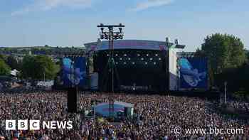In pictures: Sun-soaked Isle of Wight Festival closes
