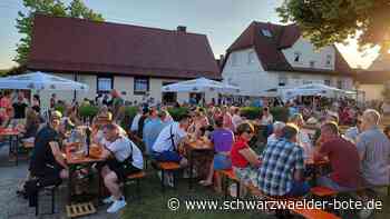 Verhaltener Start wegen Hitze: König Fußball regiert auch auf dem Fleckenfest in Neuhengstett