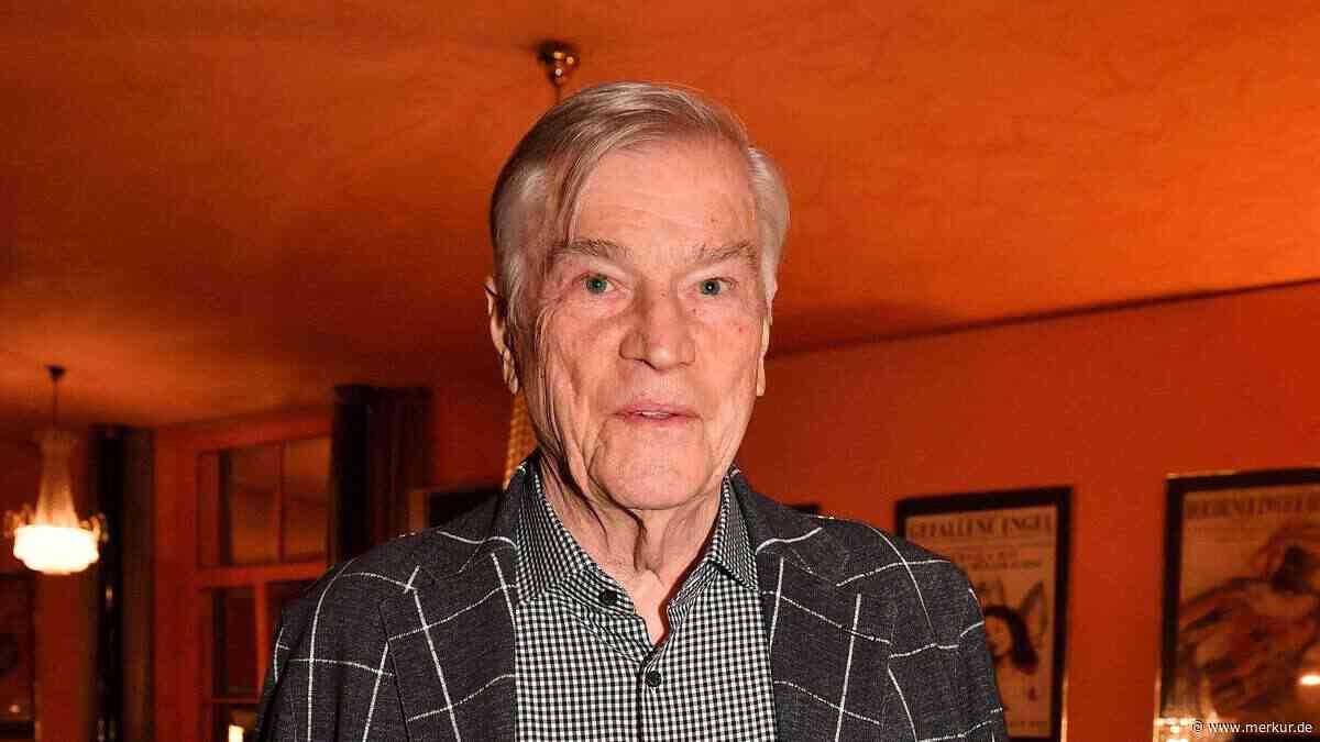 Sorge um TV-Legende Jochen Busse: Überraschender Umzug ins Seniorenheim – „Falle halbes Jahr aus“
