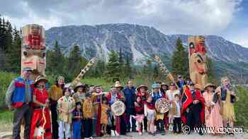 Carcross/Tagish First Nation unveils totem poles in Bennett, B.C.