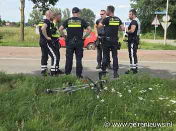 Wielrenner zwaargewond na botsing met personenauto