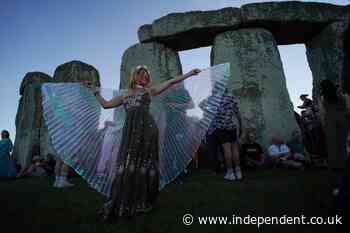 Welcoming the longest day at Stonehenge, in photos