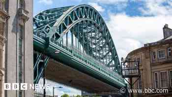Scaffolding removed from Tyne Bridge's west wall