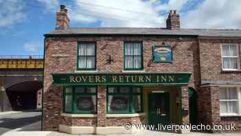 Coronation Street couple 'to split' just months after wedding and fans will be gutted