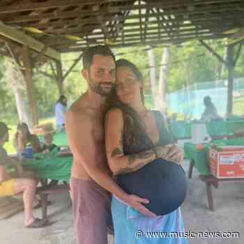 Domino Kirke jokingly thanks husband Penn Badgley for 'not agreeing to divorce'