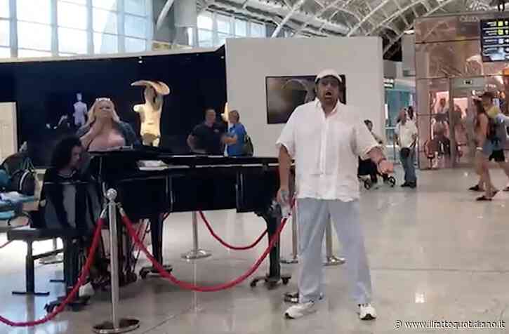 “Turandot” tra trolley e passeggeri all’aeroporto di Cagliari: scatta il flash mob a sorpresa – IL VIDEO