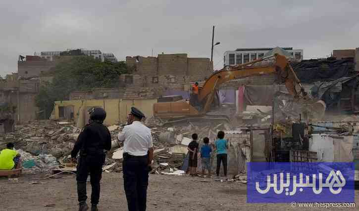 هدم وترحيل دوار صفيحي بعين السبع