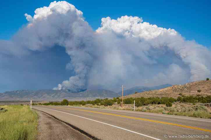 Hügelregion von Salt Lake City in Flammen
