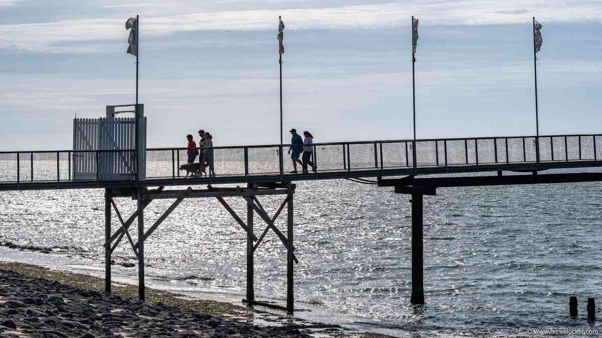 Duitse toerist overlijdt tijdens surfen bij Brouwersdam in Ouddorp