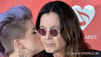 „Kleiner Sid in der Badewanne“: Kelly Osbourne teilt rührende Textnachricht von Papa Ozzy