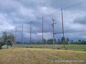 Saskatoon looks to replace driving range netting after balls become a hazard