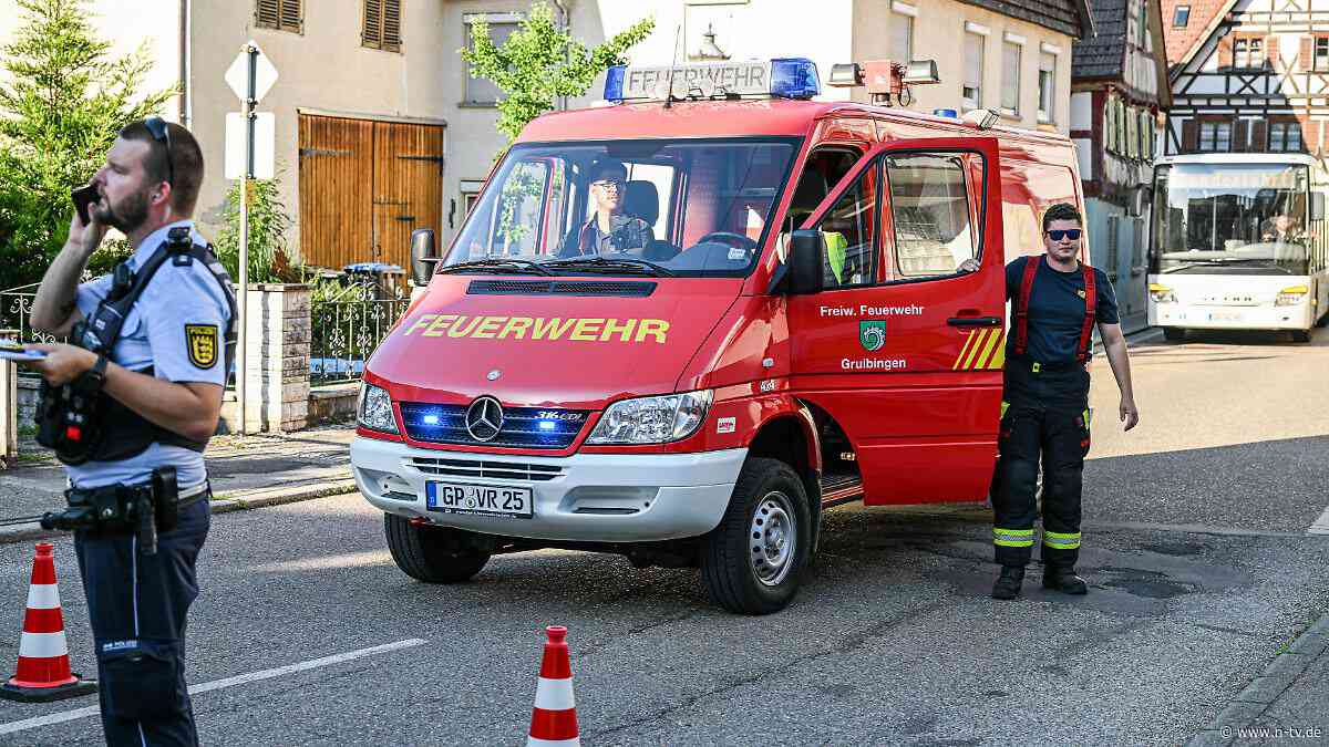 Behälter könnte explodieren: Gefahrgut legt A8 lahm - Evakuierungen wegen Waldbrandgefahr