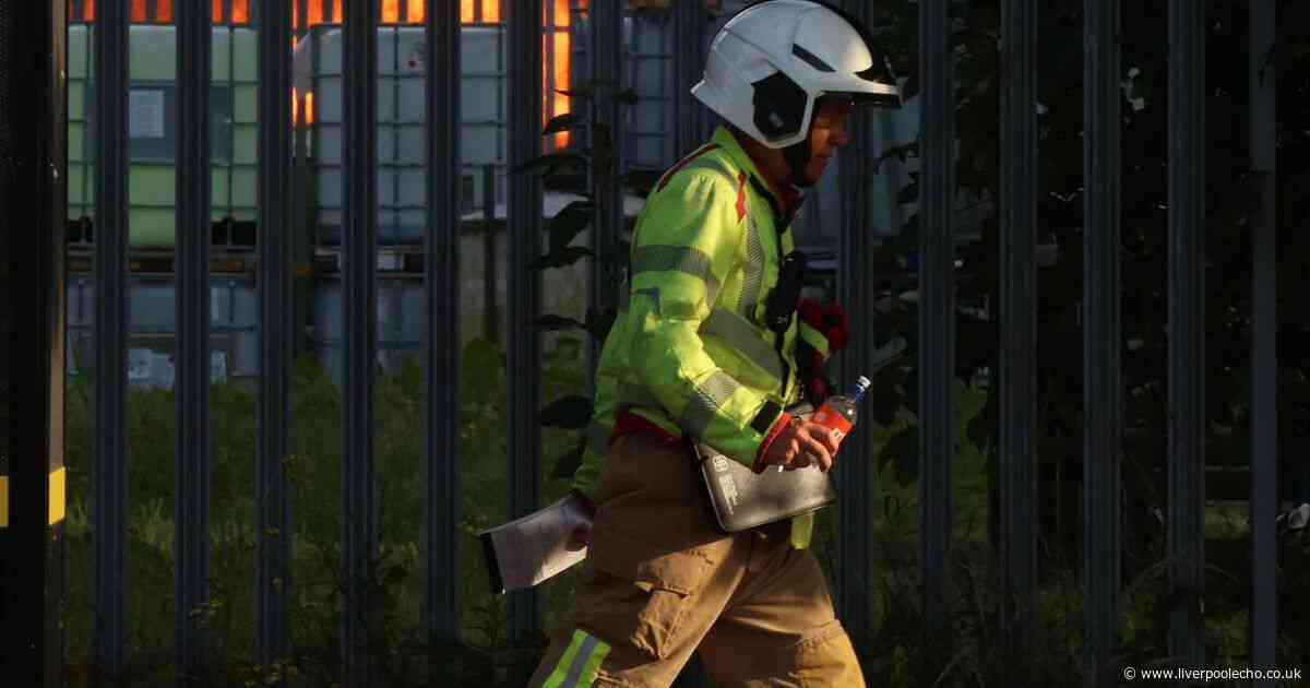 23 photos from Widnes fire as major incident declared