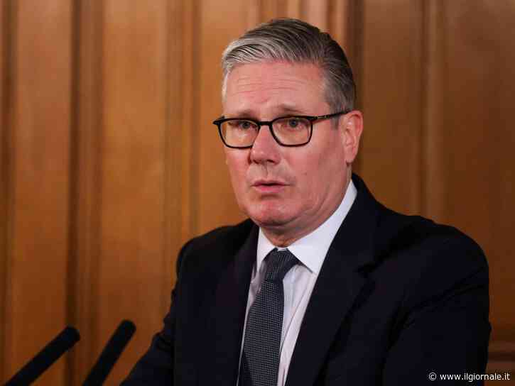 Le dimissioni di Starmer, il caldo “anomalo” e Sanchez