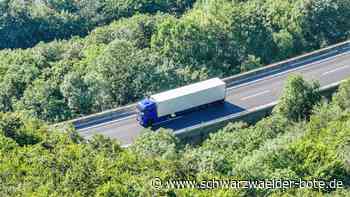 Lkw mit Gefahrgut: Explosives Gefahrgut legt A8 lahm – Evakuierungen und Stau