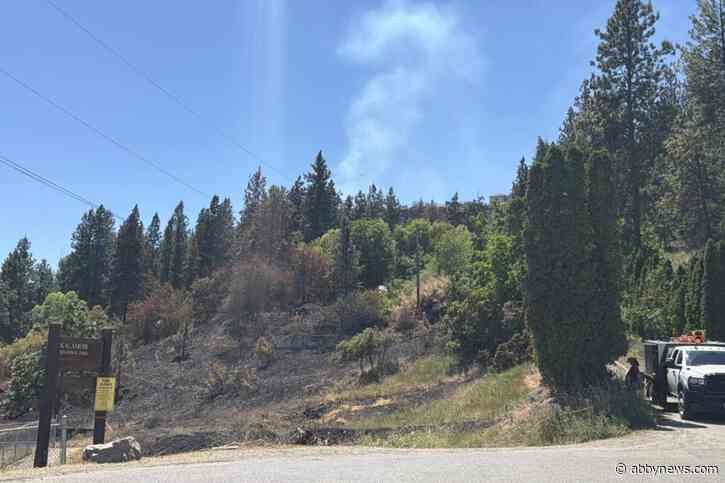 Air support called in as wildfire flares-up at Kalamoir Park in West Kelowna