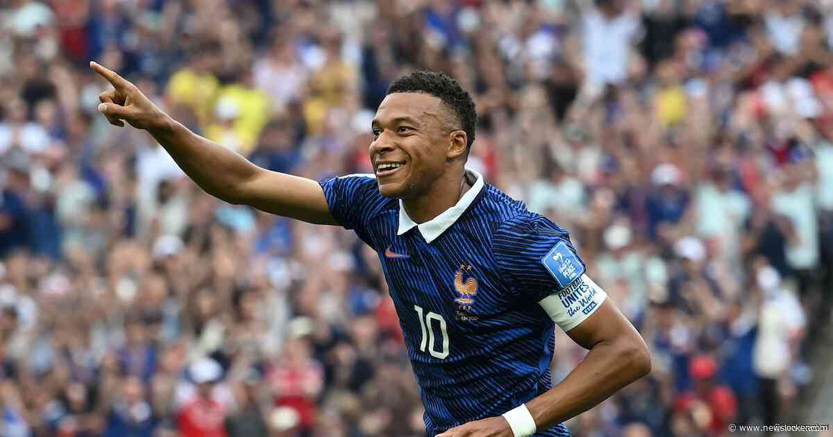 Hij doet het! Kylian Mbappé zet Frankrijk in honderdste interland op voorsprong tegen Irak