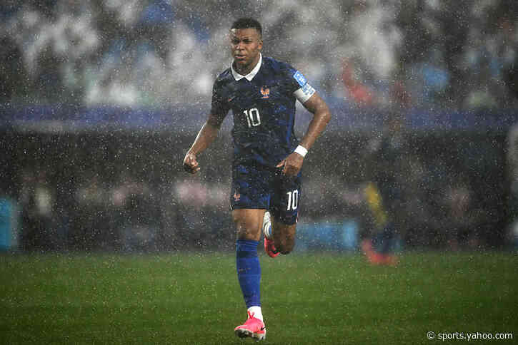 🚨 France v Iraq second half delayed by thunderstorms!