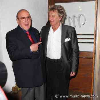 Rod Stewart, Bruce Springsteen and more pay tribute to Clive Davis