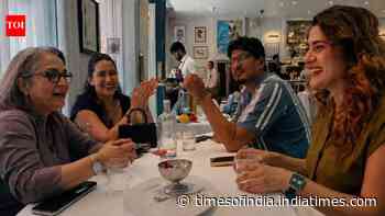 Sara, Sharmila Tagore join Pak actor Kubra Khan’s birthday