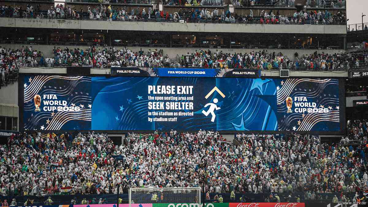 "Suchen Sie Schutz": WM-Spiel von Frankreich wegen Wetter-Chaos unterbrochen