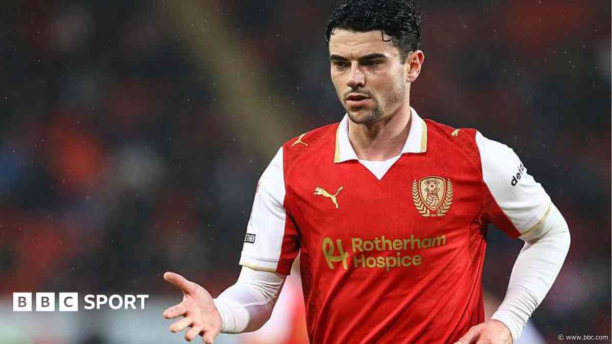 Salford City sign Powell following Rotherham exit