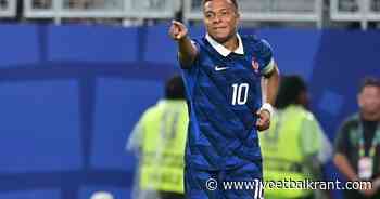 Frankrijk plaatst zich voor volgende ronde na stormpauze en show van Mbappé