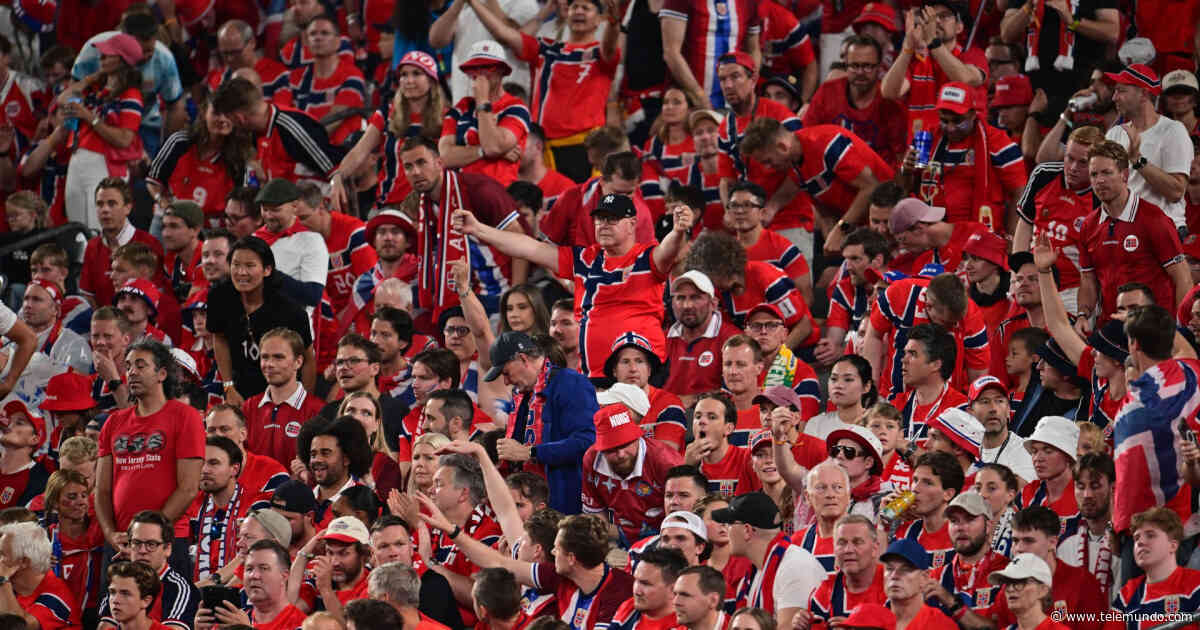 El famoso "Viking Row" se hizo presente con los fans de Noruega