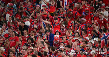 El famoso "Viking Row" se hizo presente con los fans de Noruega
