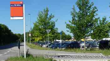 „Das kannst Du vergessen“: Parkplatz für Bahnpendler ist überlastet – kostet er bald etwas?