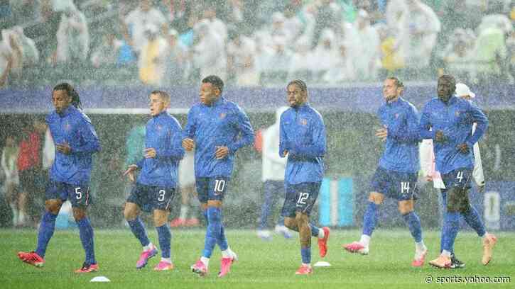 What France & Iraq did during 'mentally draining' two-hour weather delay