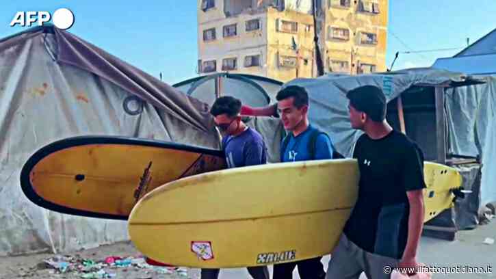 “Siamo isolati dal resto del mondo. Se si rompe una tavola, non ne abbiamo altre”: la testimonianza di un surfista a Gaza