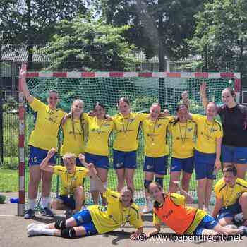 D-jeugd DES'72 is ongeslagen kampioen geworden