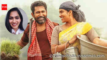 Swasika gets emotional over fans' response to 'Nooru Saami'