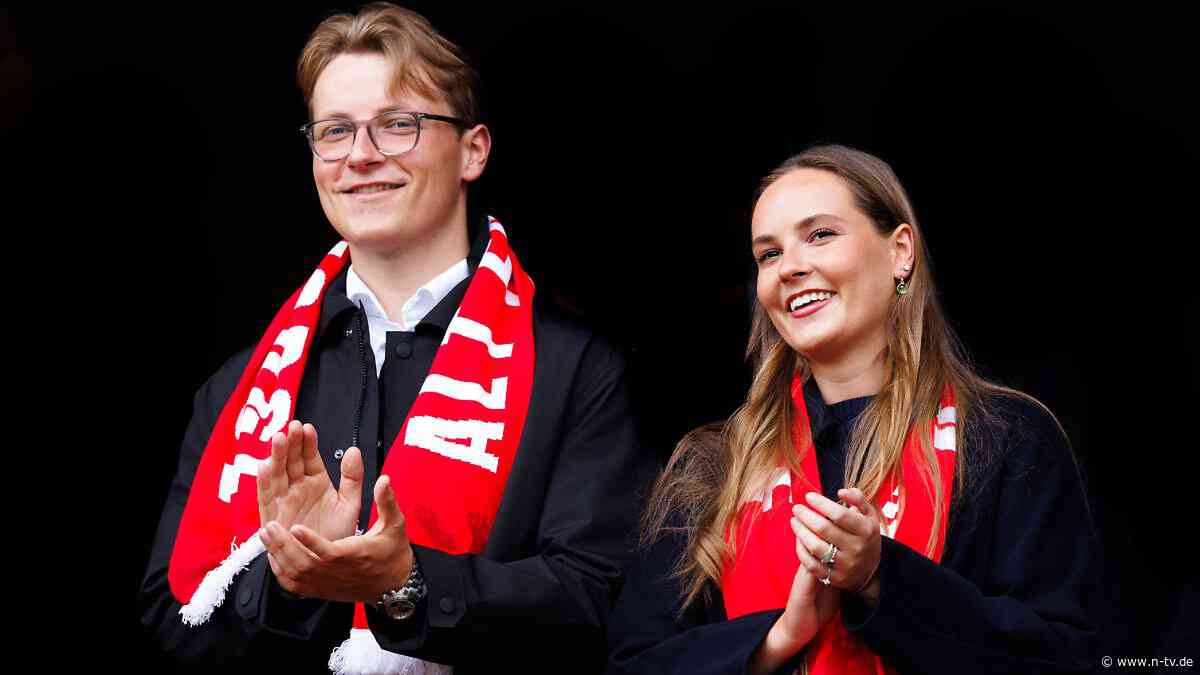 Ablenkung von den Sorgen: Mette-Marits Kinder jubeln im Stadion