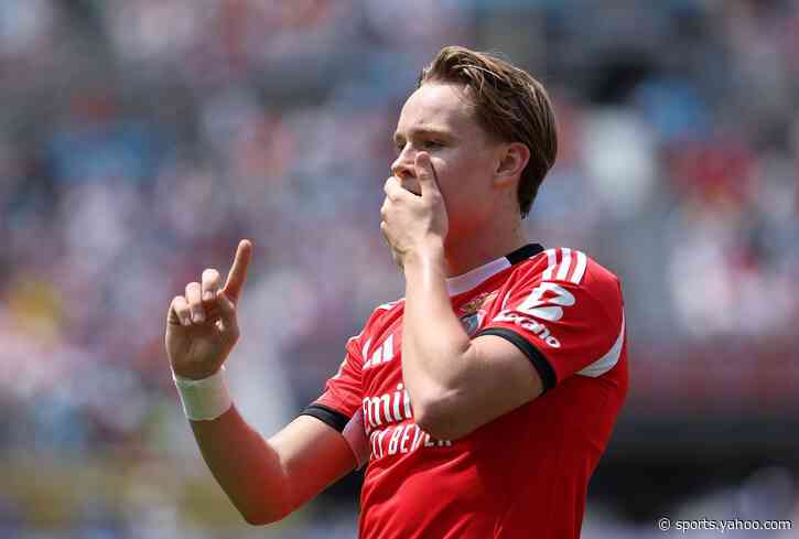 Milan & Como join Liverpool & Spurs in race for Norwegian talent Schjelderup