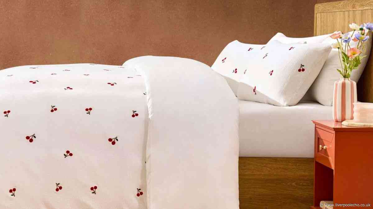 Dusk fans race to buy 'pretty' 'non-iron' summer bedding at 40% off