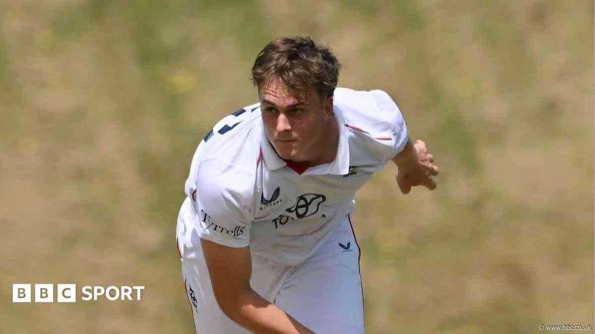 Hampshire skittle Sussex to wrap up win