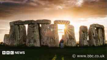 Stonehenge exhibition opens virtually for solstice