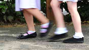 What is the maximum temperature that requires schools to close in the UK?