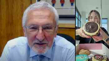 Mayor sets record straight on Nanaimo cookie mispronunciation | The Moment