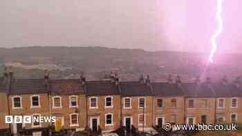 Around 29,000 lightning strikes light up sky across southern England