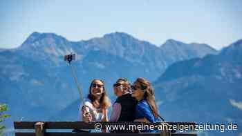 Hände auf Selfies: Warum das Peace-Zeichen im Netz zum Risiko wird