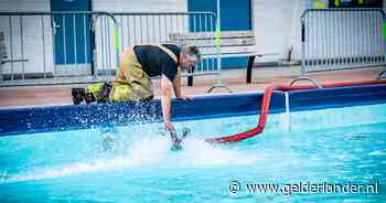 Brandweer redt waterpret: leeggelopen bad in Rheden weer razendsnel vol