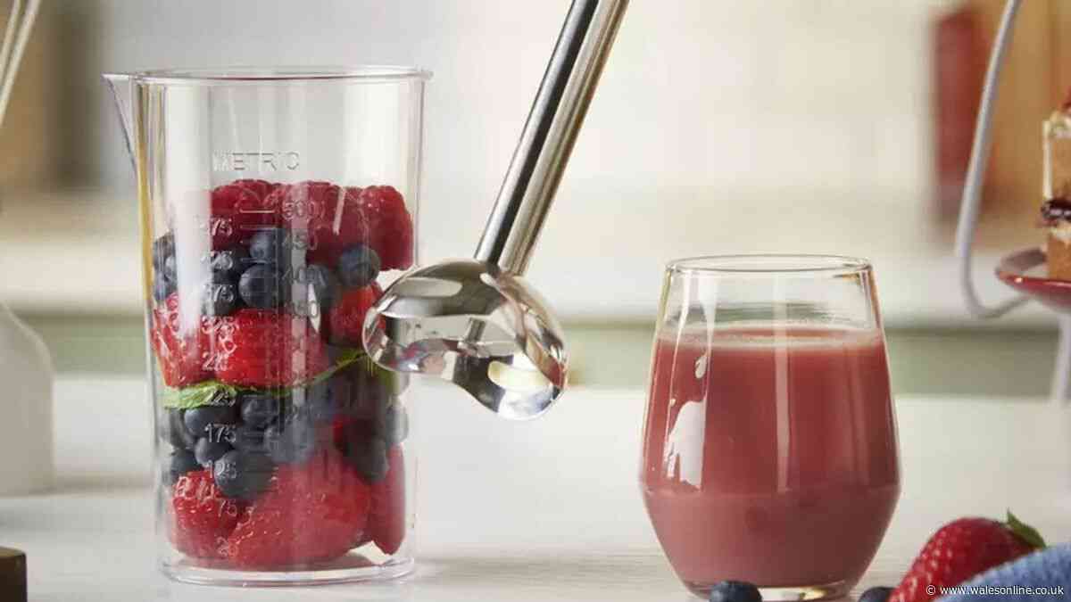 'Wonderful' hand blender that's great for milkshakes and smoothies down to £6