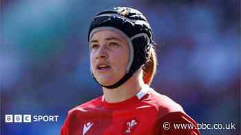 Bristol sign Wales back row Lewis