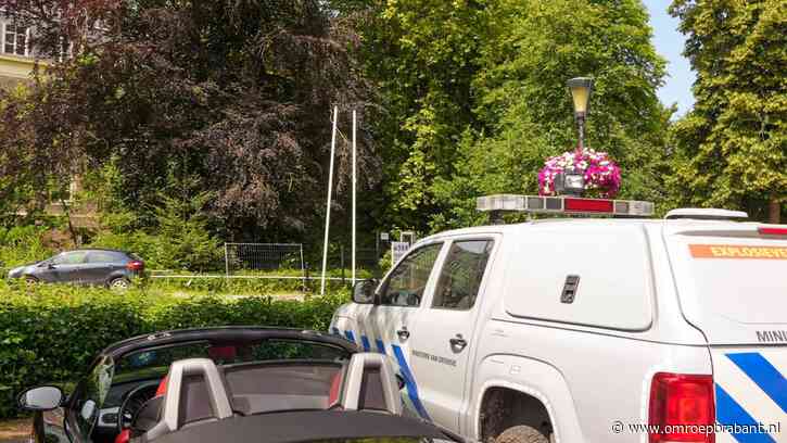Zwaar vuurwerk in vijver, park in Gemert afgezet