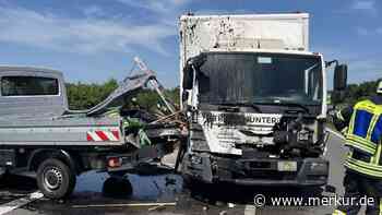 Schwerer Lkw-Unfall auf der A31 in Niedersachsen: Zwei Tote – Autobahn voll gesperrt